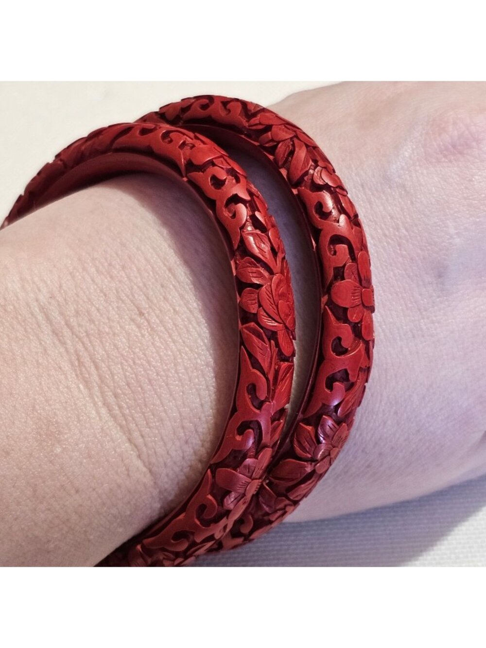(647) SET of 2 Carved Cinnabar Chinese Bangles Vintage Red Floral Engraved